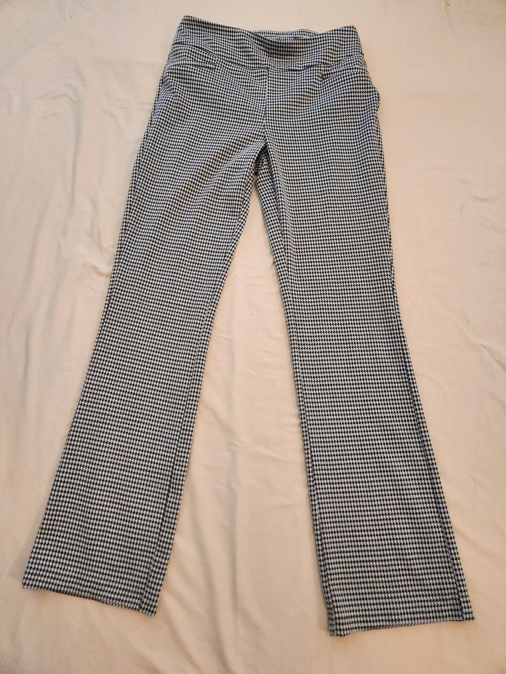 New York & Company Black and White Houndstooth Knit Pants